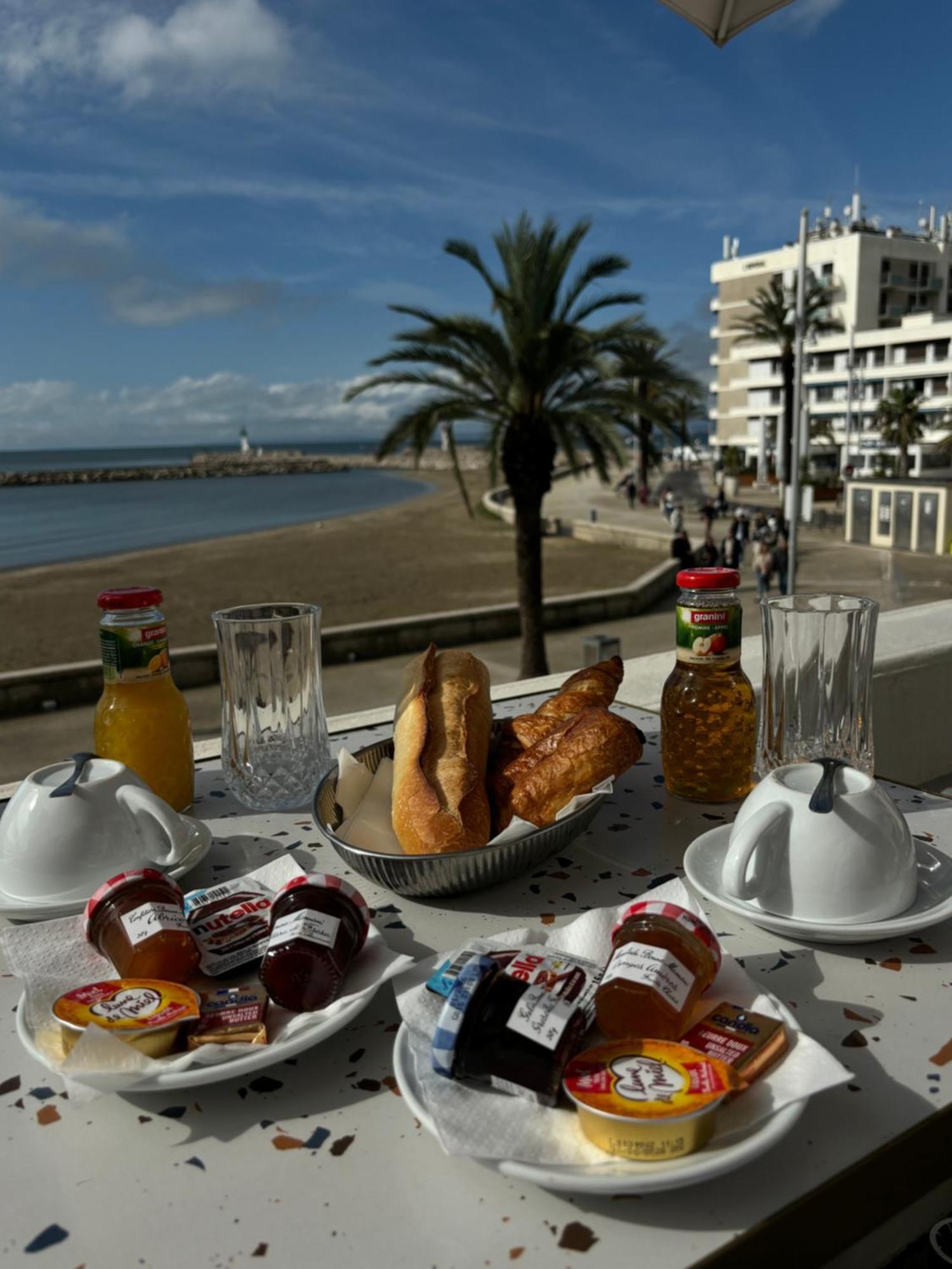 L'Hotel De La Plage Le Grau-du-Roi Exterior foto